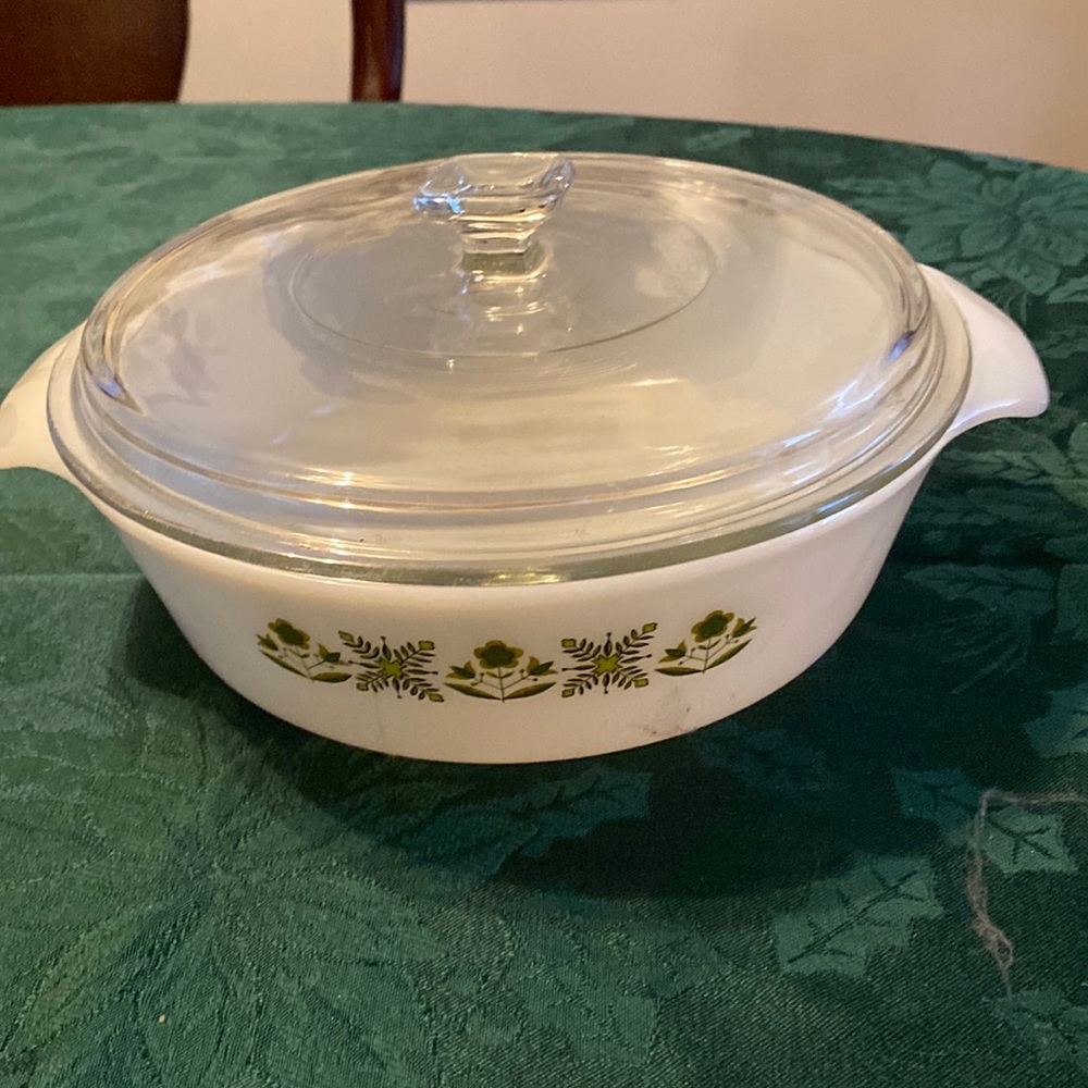 Anchor hocking fire King round casserole
